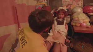 Anh trai nuôi con ghệ và bắt cô bạn gái xxx để giải toả áp lực