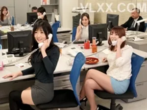 Em nhân viên văn phòng lạc vào bộ tộc cung khủ