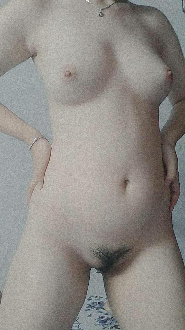 Vừa đọc tin tức trên sóng truyền hình vừa khoái bắn nước tung tóe