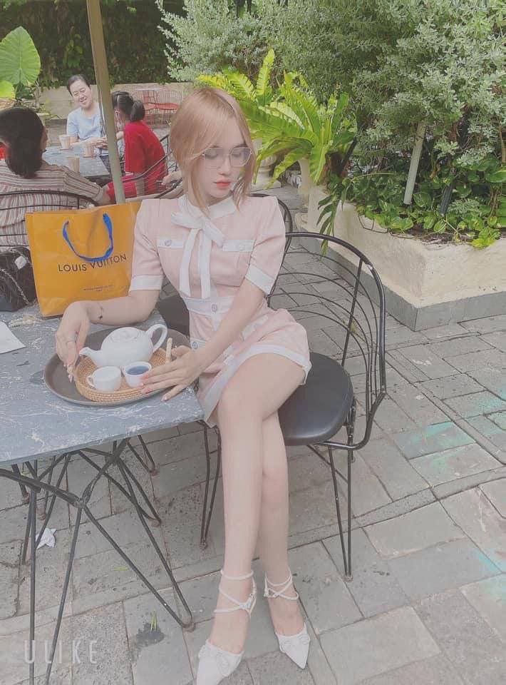 Dì muốn tắm với tôi, dù tôi giờ đây đã dậy thì